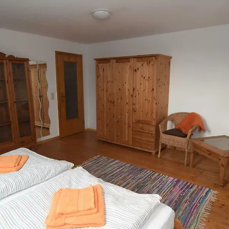 Lägenhet In Herrlicher Waldrandlage *